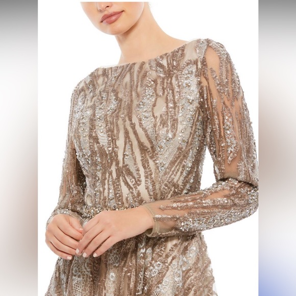 Mac Duggal Gown. Worn once. Beautiful dress - Picture 3 of 5